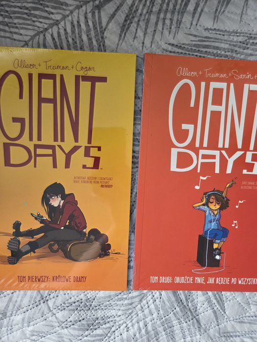 Komiks Giant Days Cała Seria  14 Tomów..