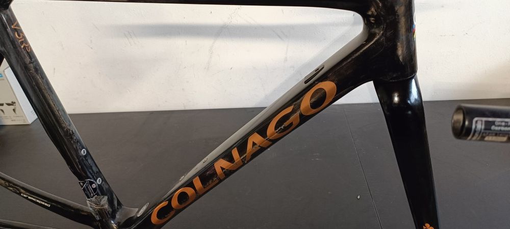 Quadro em carbono COLNAGO