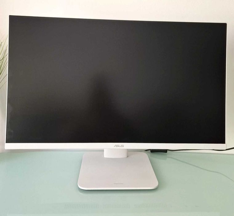 ASUS All-in-One V470VA 27" i7 16GB RAM SSD 1TB Como Novo