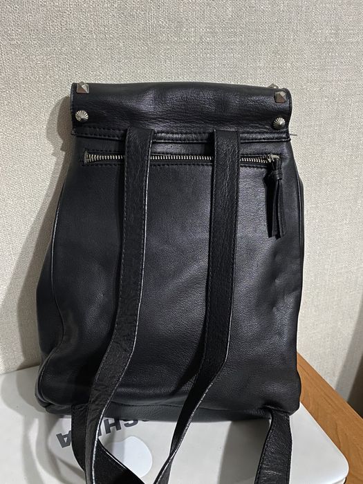 Шкіряний рюкзак середній розмір