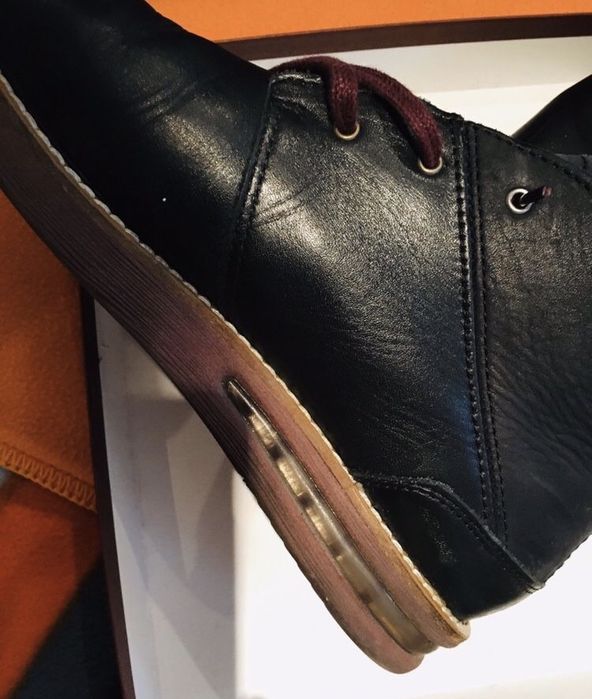 Botas NOBRAND NOVAS (usadas uma única vez ) pele cabedal