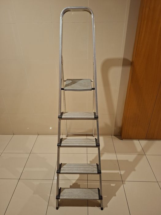 Escadote de 5 degraus da FERRAL