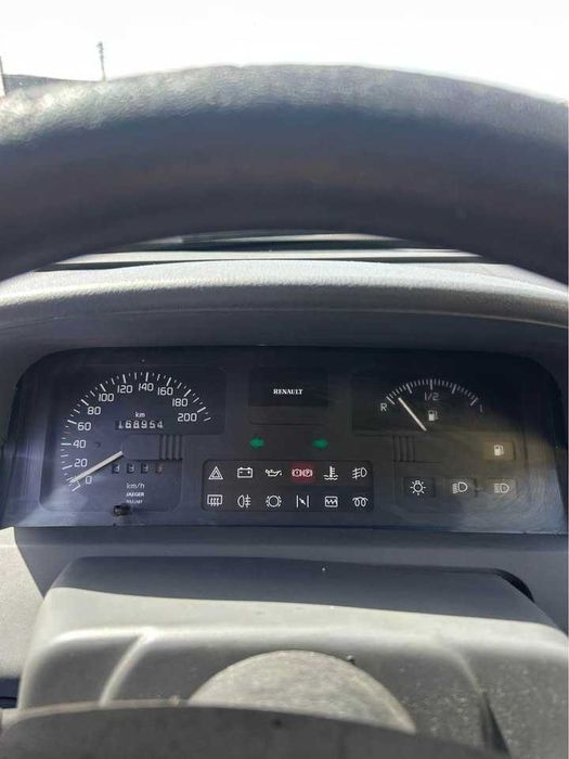 carro clio renalt leia a descriçao