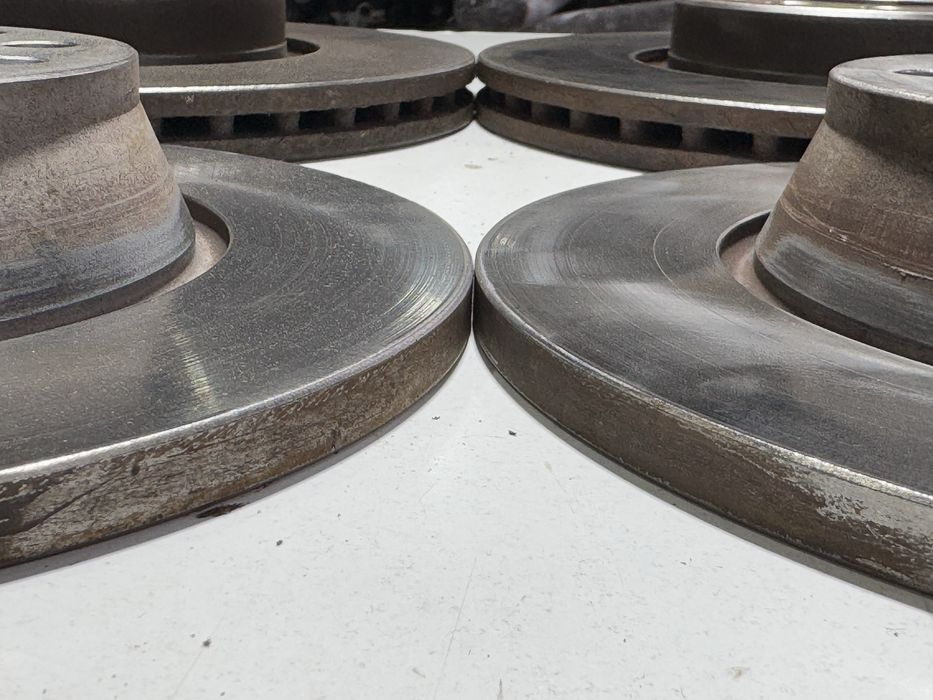 Тормозні диски passat b6 перід зад тормозные диски задние передние