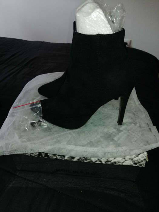 Botas curtas tam 36 pretas