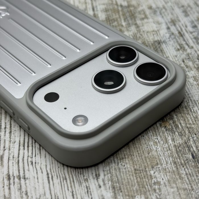 Чохол преміум Rimowa Case на iPhone 17 Pro Max/ 17 Pro/ 18 Pro Max Метал. Римова. Чехол