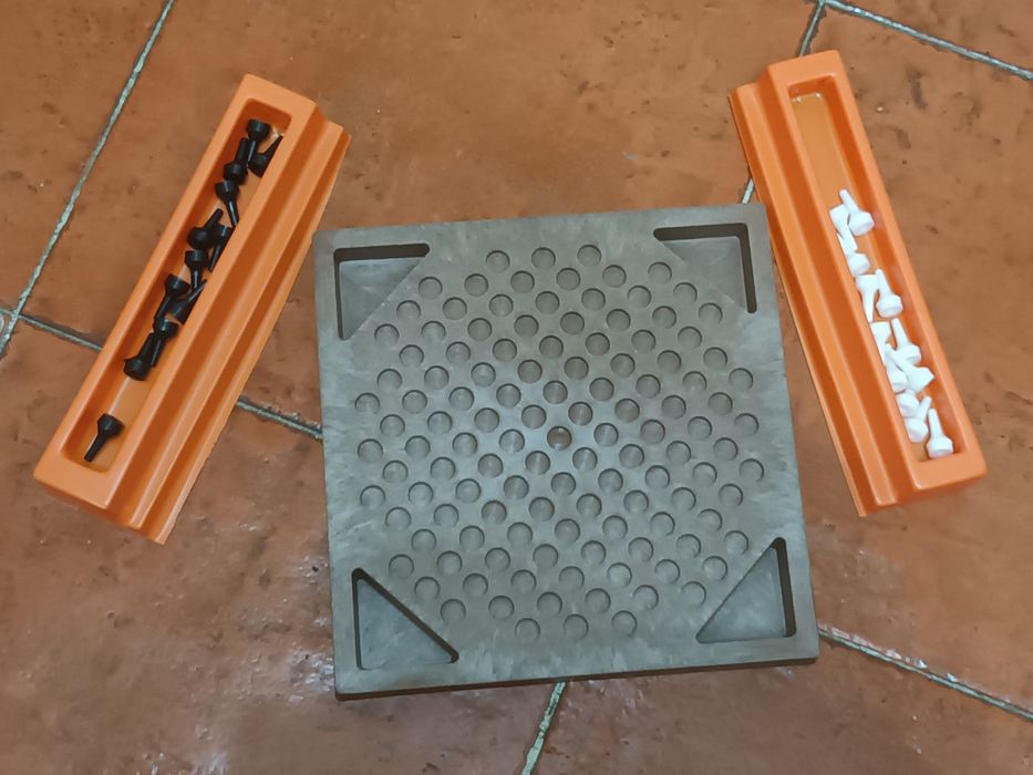 Jogo de tabuleiro "Chung kei"