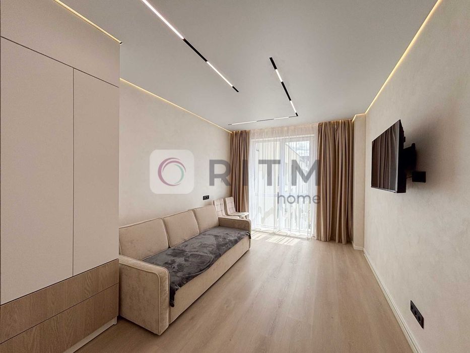 Продаж 2-кімнатної квартири з дизайнерським ремонтом у ЖК Continent Style