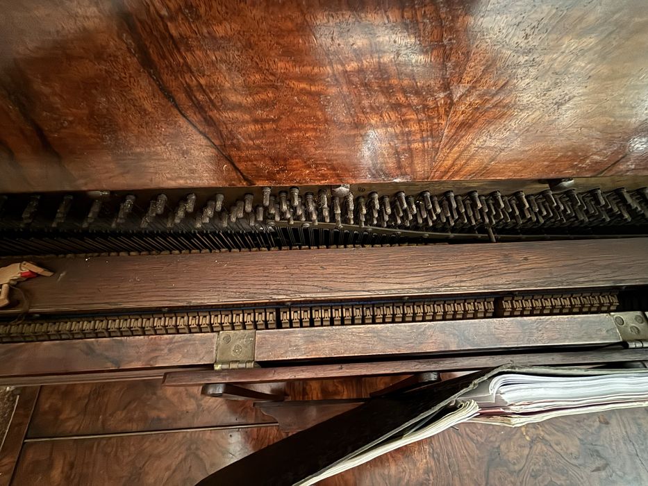 Piano J. Strohmenger & Sons, London