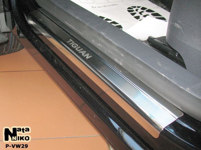 Накладки на пороги Volkswagen Passat B5 B6 B7 B8 CC Polo Tiguan Touran