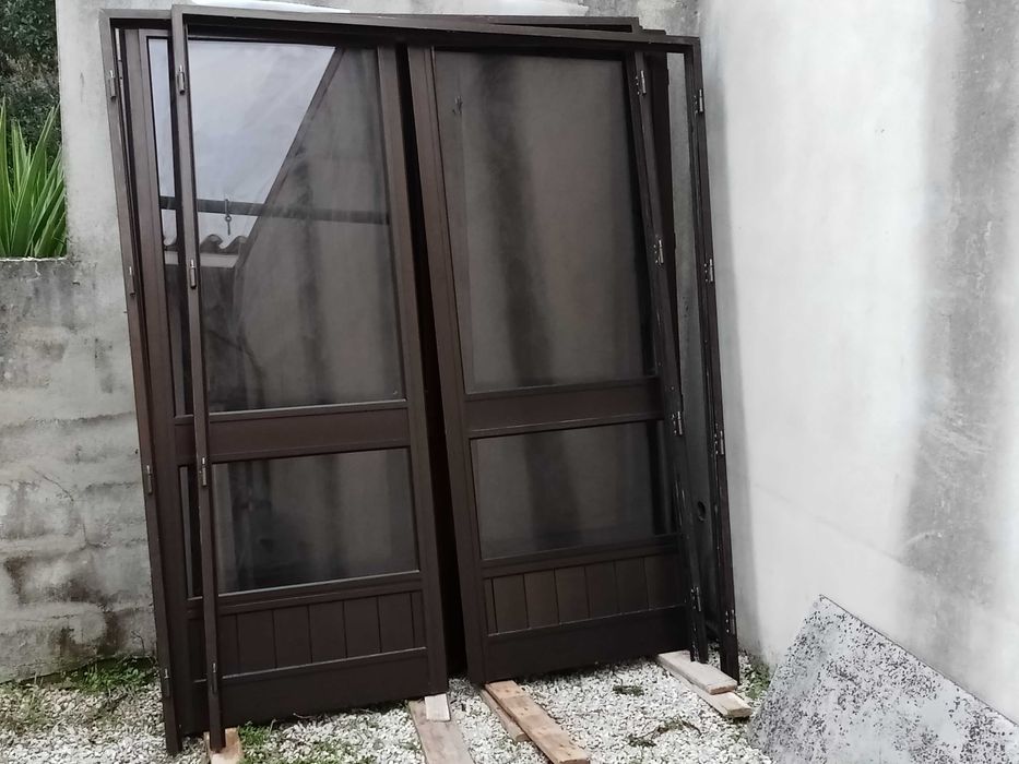 Sacadas e janelas em alumínio em segunda