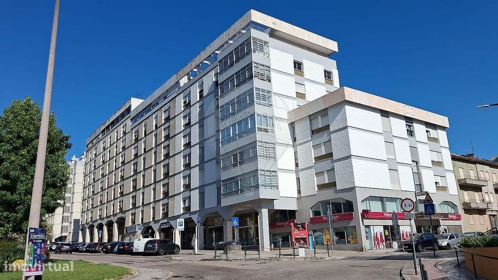 Apartamento T4 para arrendamento