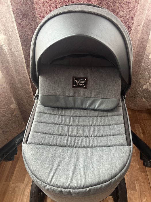 Продам коляску в стані нової