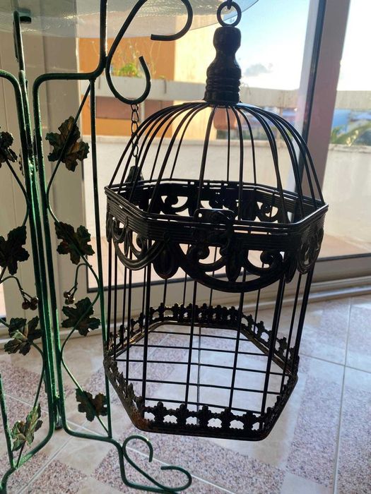 Gaiola de ferro decorativa