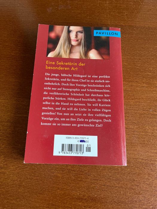 Eine Frau mit Referenzen - Marie Louise Fischer - Em Alemão