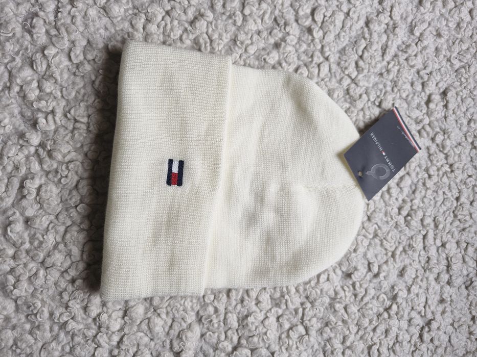 Nowa czapka męska damska zimowa jesienna ciepła śmietankowa metki th