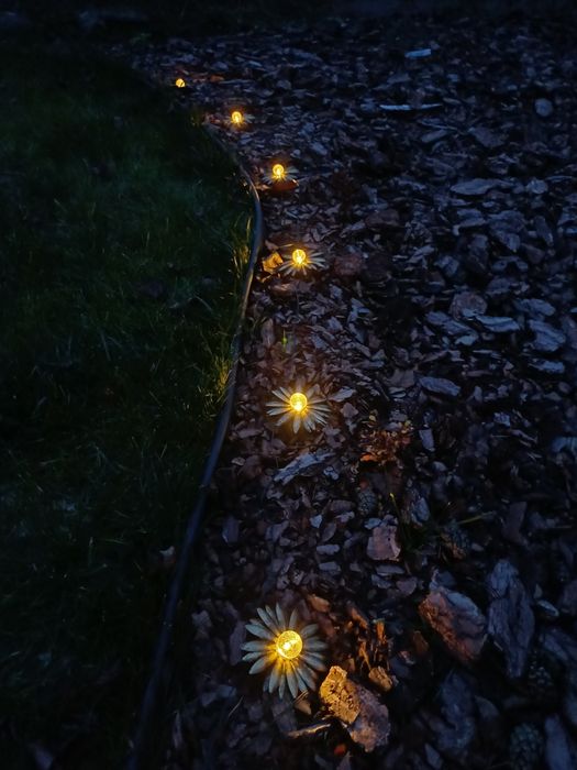 На сонячних панелях освітлення