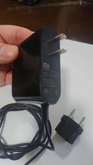Блок питания адаптер Xiaomi 12V 1A,100-240яВт под американскую розетку