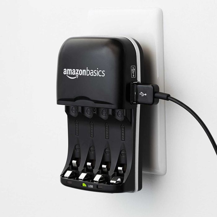 Ładowarka do akumulatorów baterii Amazon Basic do AA AAA 4godz. + USB