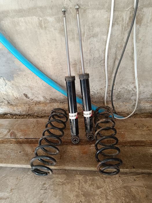 Пружини та амортизатори до Skoda Octavia A5