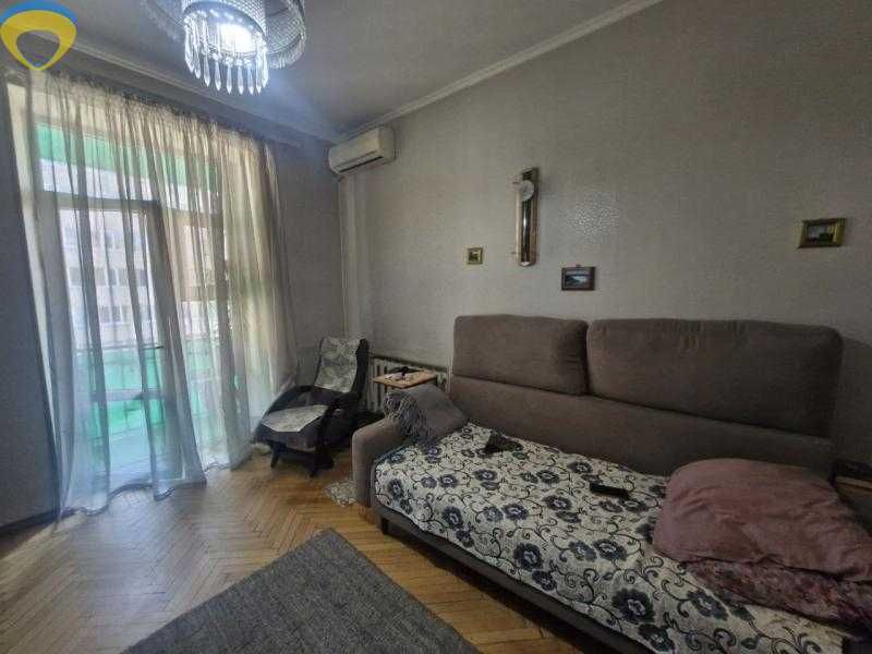 Продам 2-кімнатну “сталінку” у центрі Одеси
