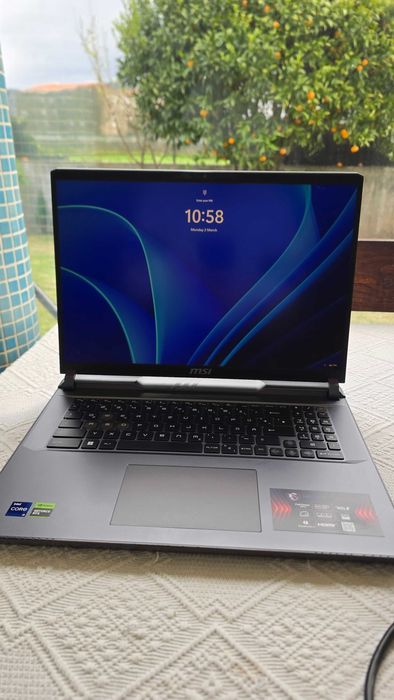 MSI Vector 17 HX A13VHG – i9-13980HX / RTX 4080 / 32GB RAM / 1TB SSD / 240HZ