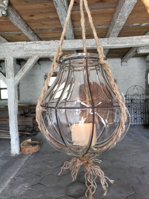 Lampa ozdobna z drewna