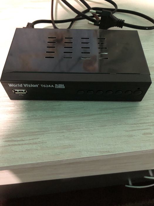 Продам тюнер World Vision T624A