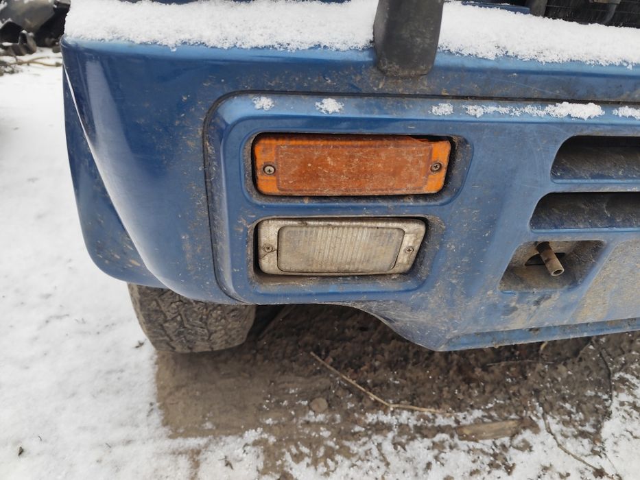Nissan Terrano II Ford Maverick I zderzak przód przedni l