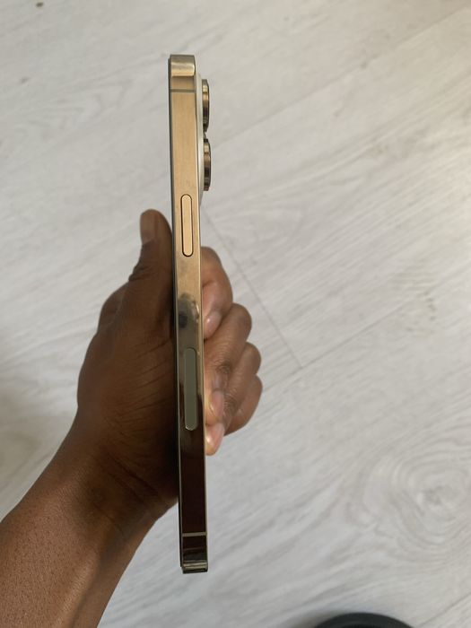 Iphone 14 Pro Max Dourado Novo!