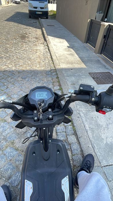 moto elétrica preta