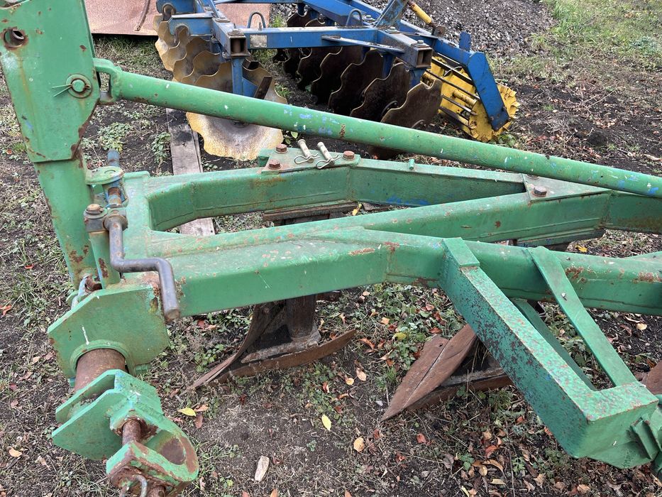 Продам Плуг бомет4-30 в гарному стані