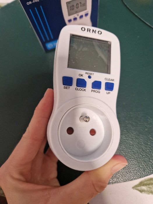Programator czasowy Orno OR-PRE-409 – elektroniczny timer do gniazdka