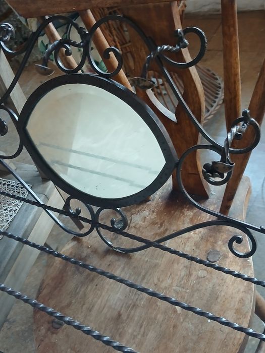 Bengaleiro em ferro antigo