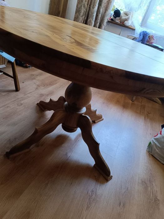 Продам обеденный стол