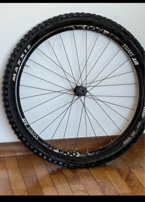 Roda dianteira dtswiss 27.5