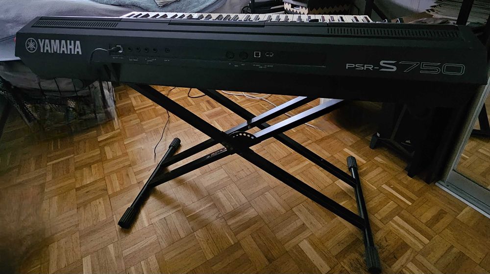 keyboard PSR S750 + stojak