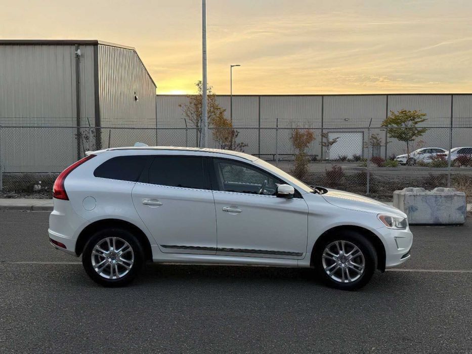 Volvo XC60 T5 Premier      2016