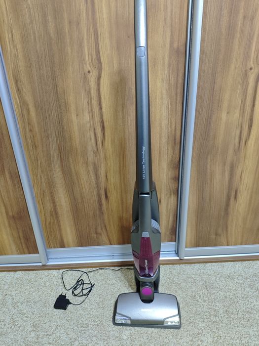 Пилесос аккумуляторний, вертикальний, бездротовий, Німеччина