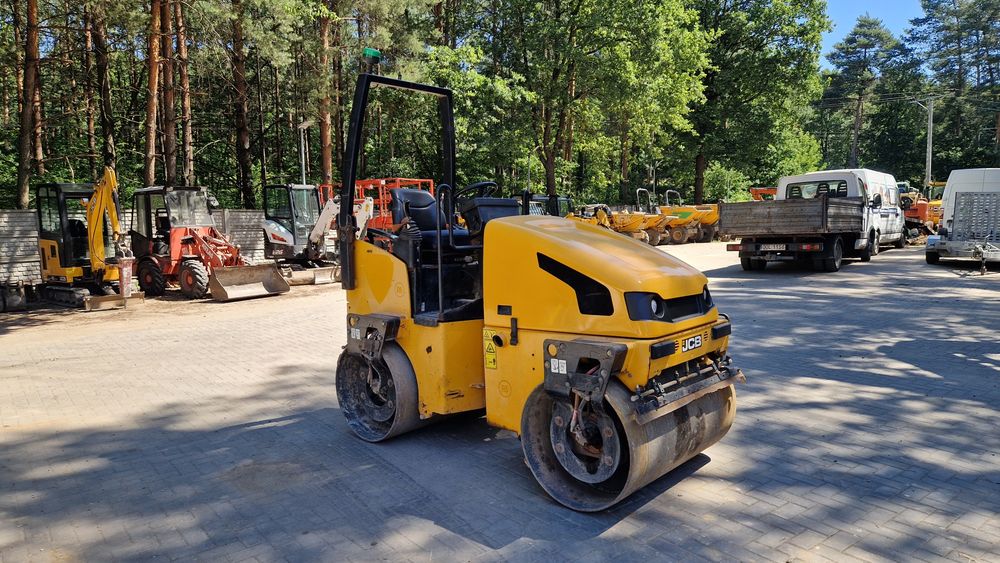 Walec drogowy  JCB VNT260  z 2011 roku 2.6 tony