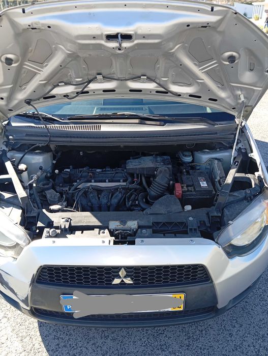 MITSUBISHI COLT (ANO 2011) Económico / Excelente Estado