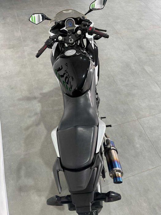 Мотоцикл Honda CBR250R