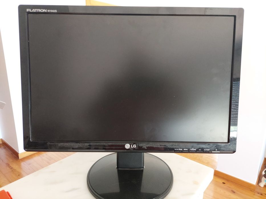 Ecrã LG flatron W1942S427552307634524163