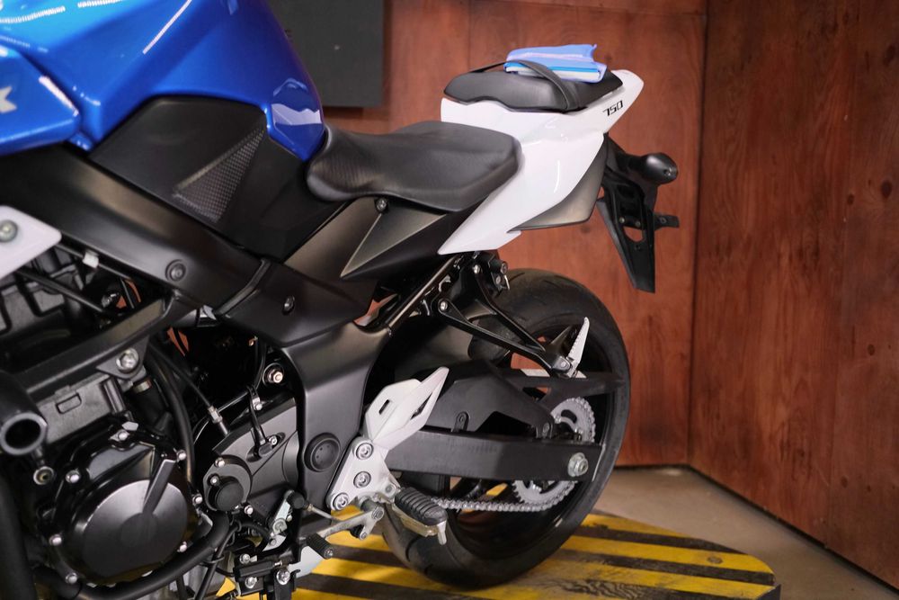 Suzuki GSR750 ABS із Японії