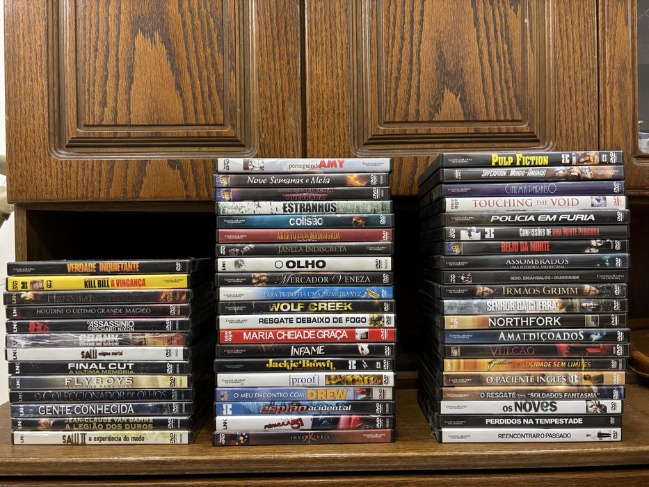 Coleção de 53 DVDs basicamente novos