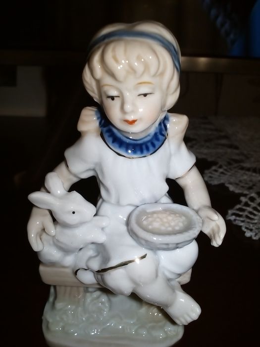 Продам очень красивую статуэ