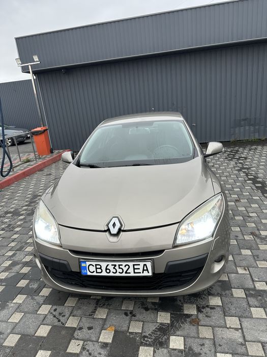 Renault Megane 1.6 бензин 2010