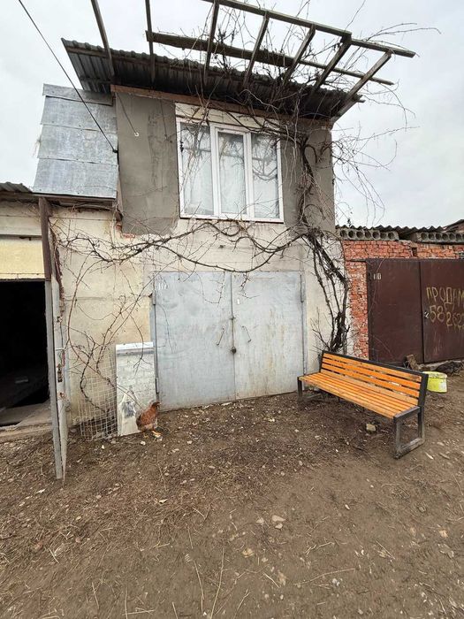 Продається двоповерховий гараж в ГБК №13