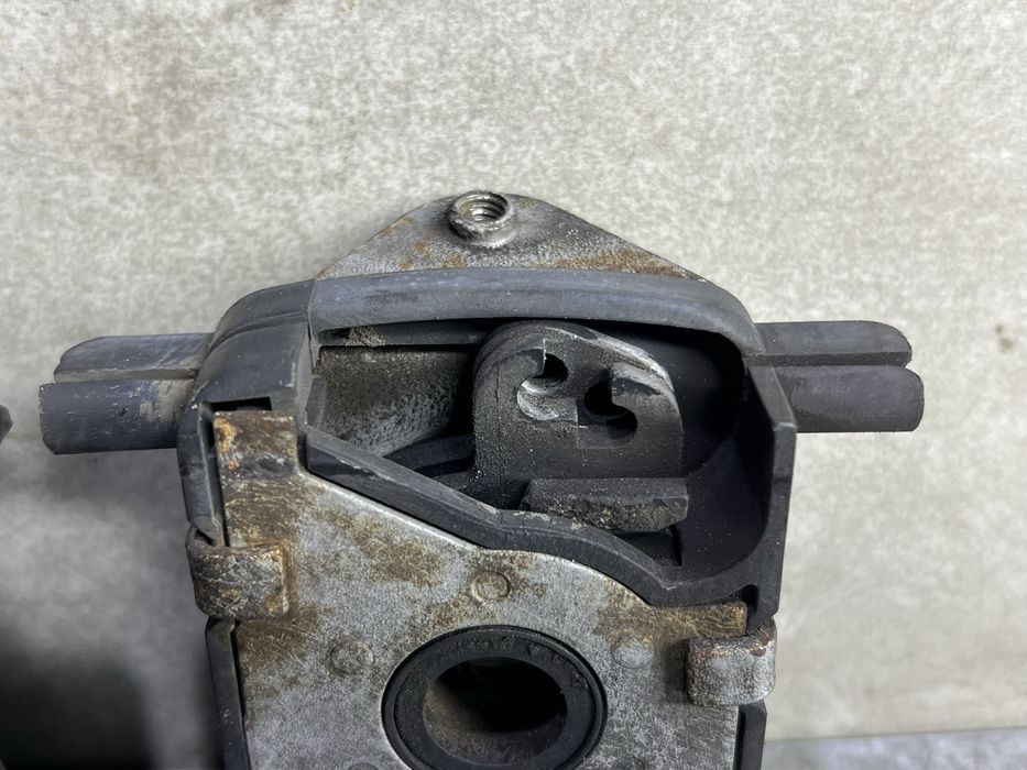 Замок Капоту БМВ Е46 Е53 Е39 Замки Капота BMW E53 X5 E39 E46