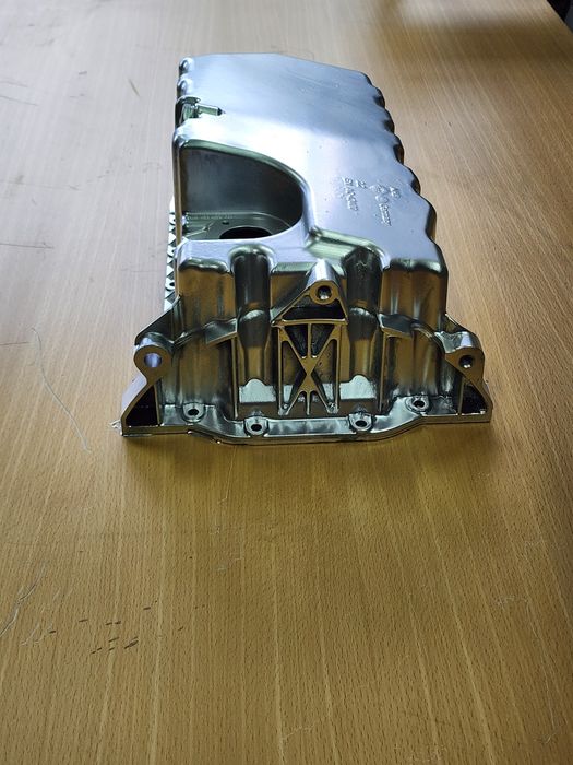 Піддон оливний 036103603AD Volkswagen Passat B6 Tiguan Caddy 2,0 Tdi